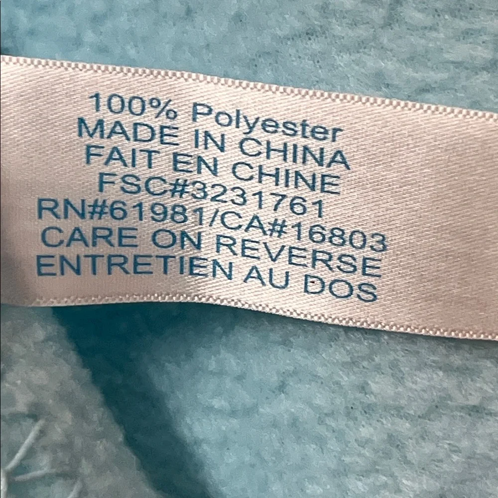 🌞 Spa Finder Soft Blue Pocket Throw   44” x 31” w/Snap Pocket Closure 6” x 6”